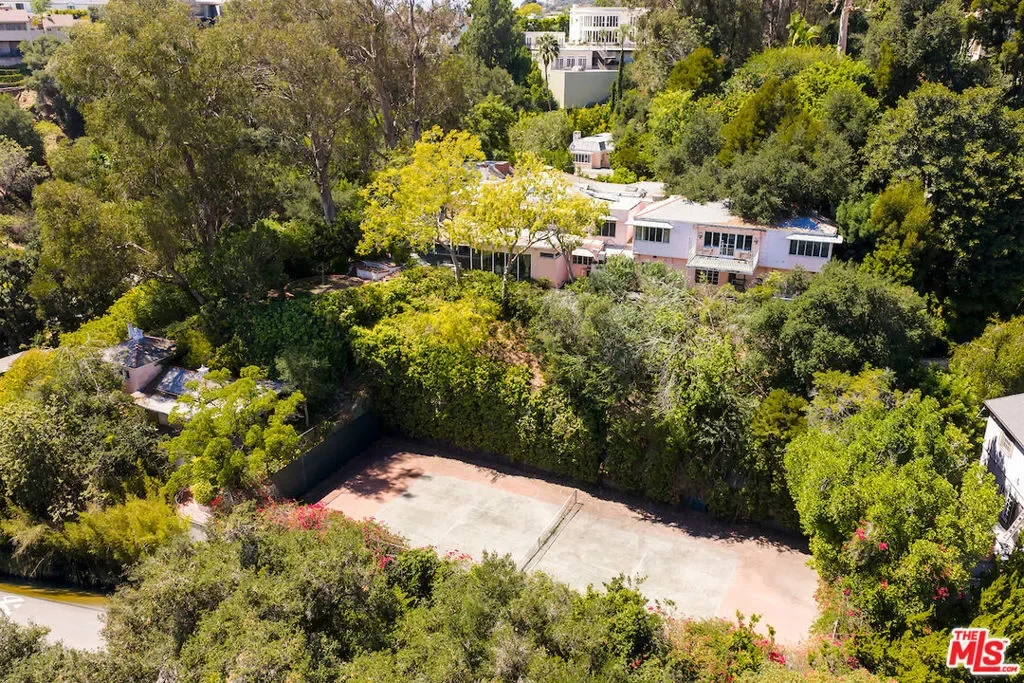 10934 Bellagio Road, Los Angeles, California, United States. - Photo 2