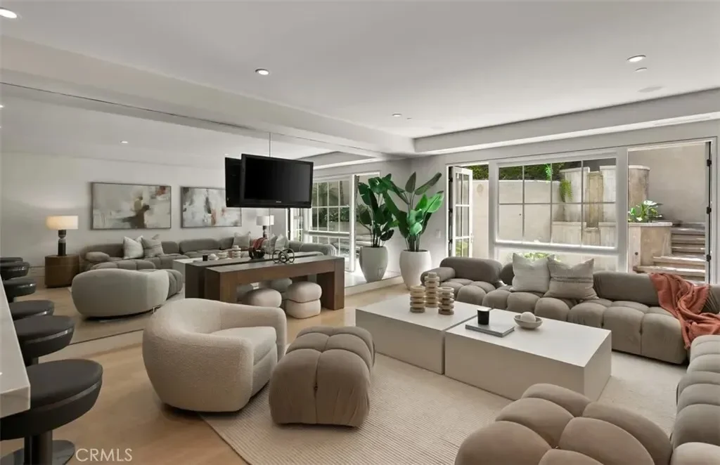 9 Shoreridge, Newport Beach, California, United States. - Hero Image