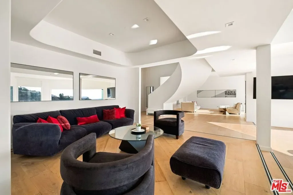 Gallery photo 2