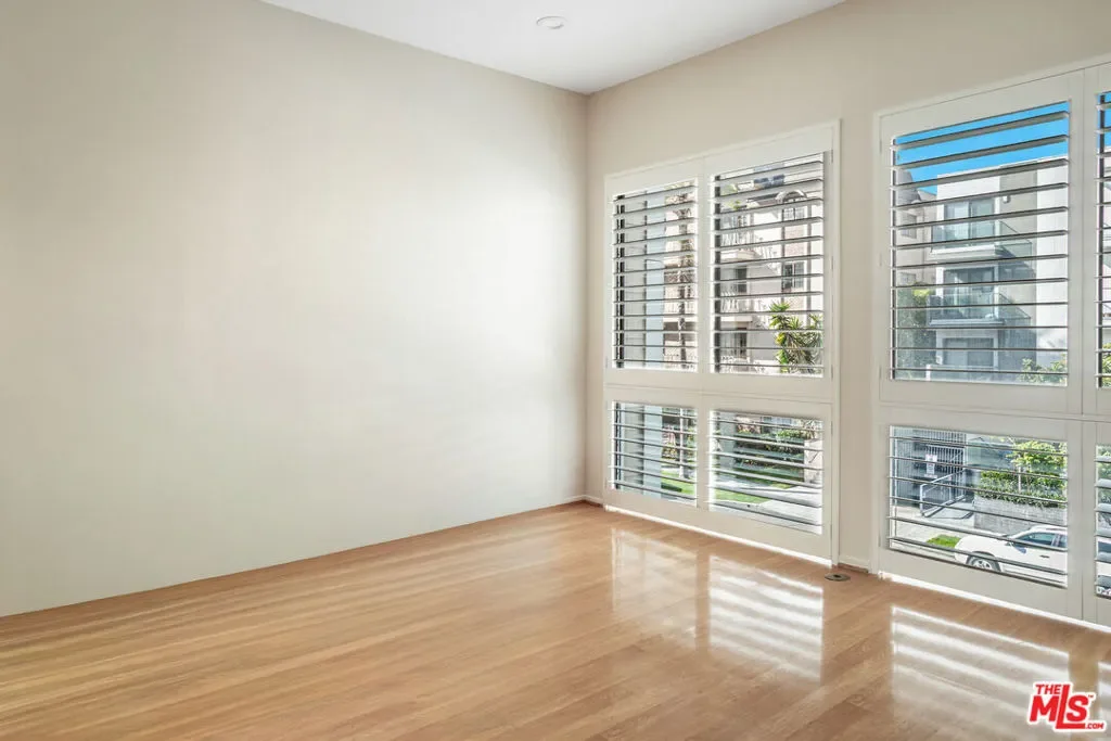 11808 Dorothy Street 206, Los Angeles, California, United States. - Photo 2