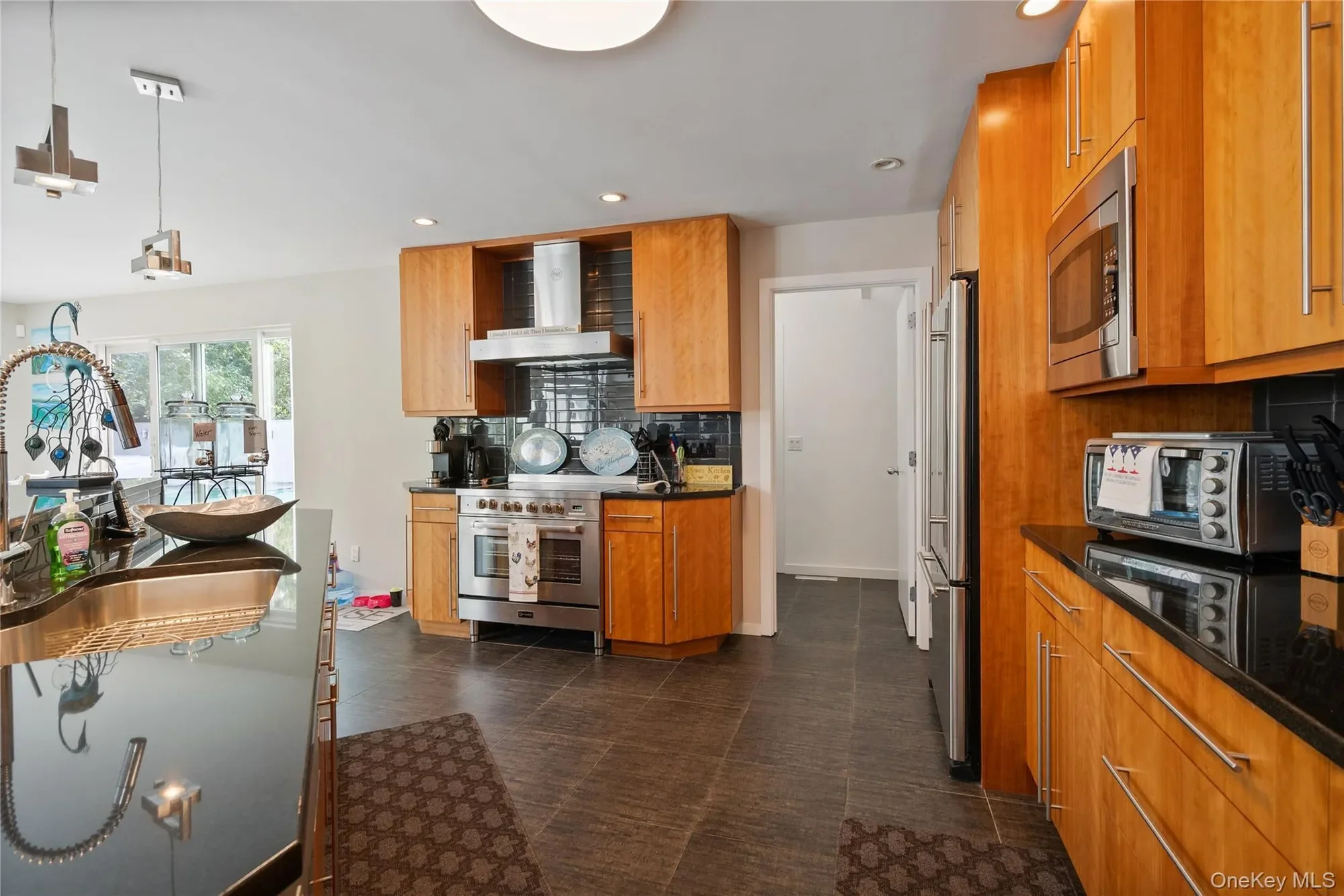 9 Peacock Path, East Quogue, NY 11942, East Quogue, New York, United States. - Photo 7