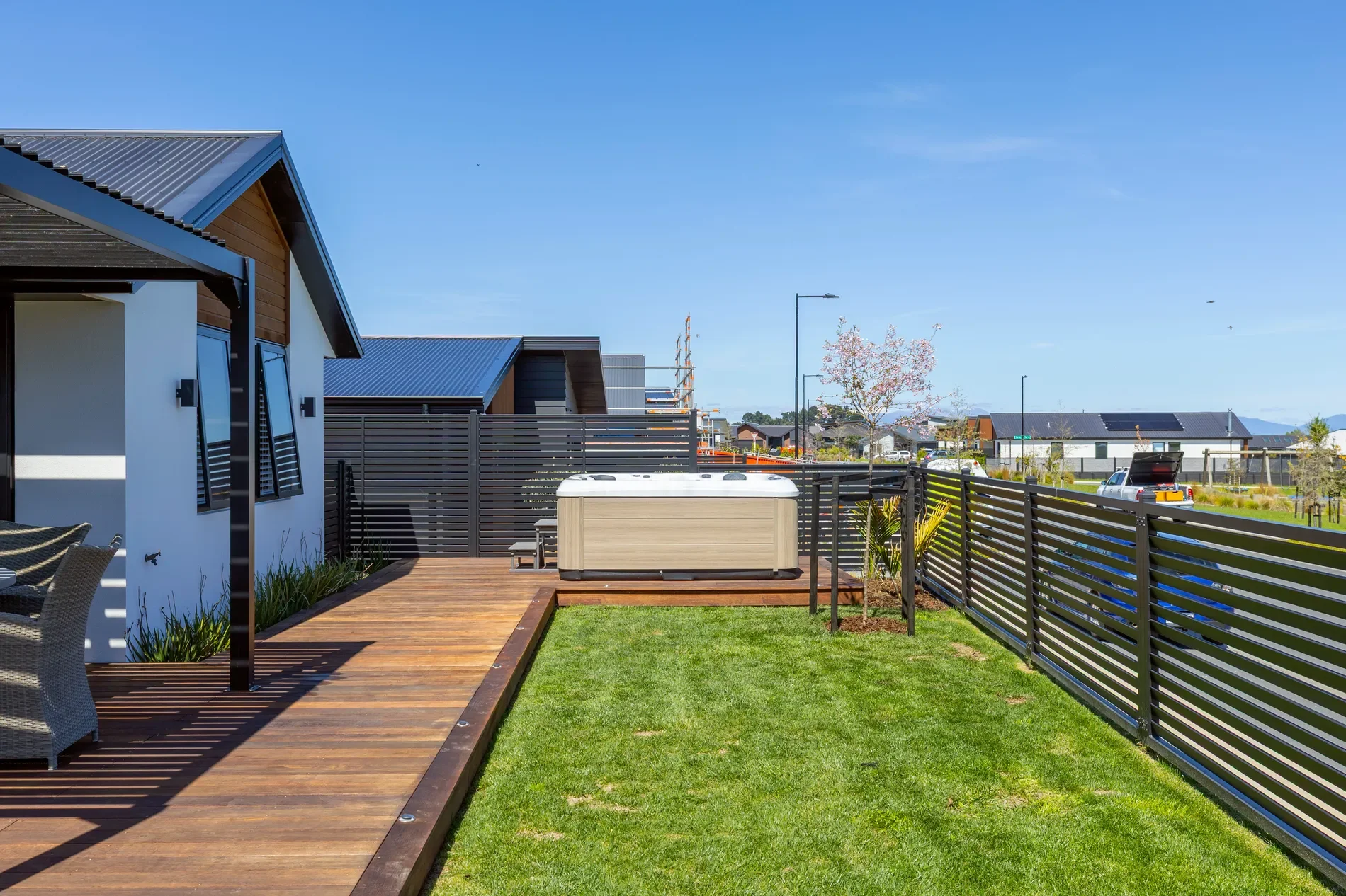 Exterior photo 7