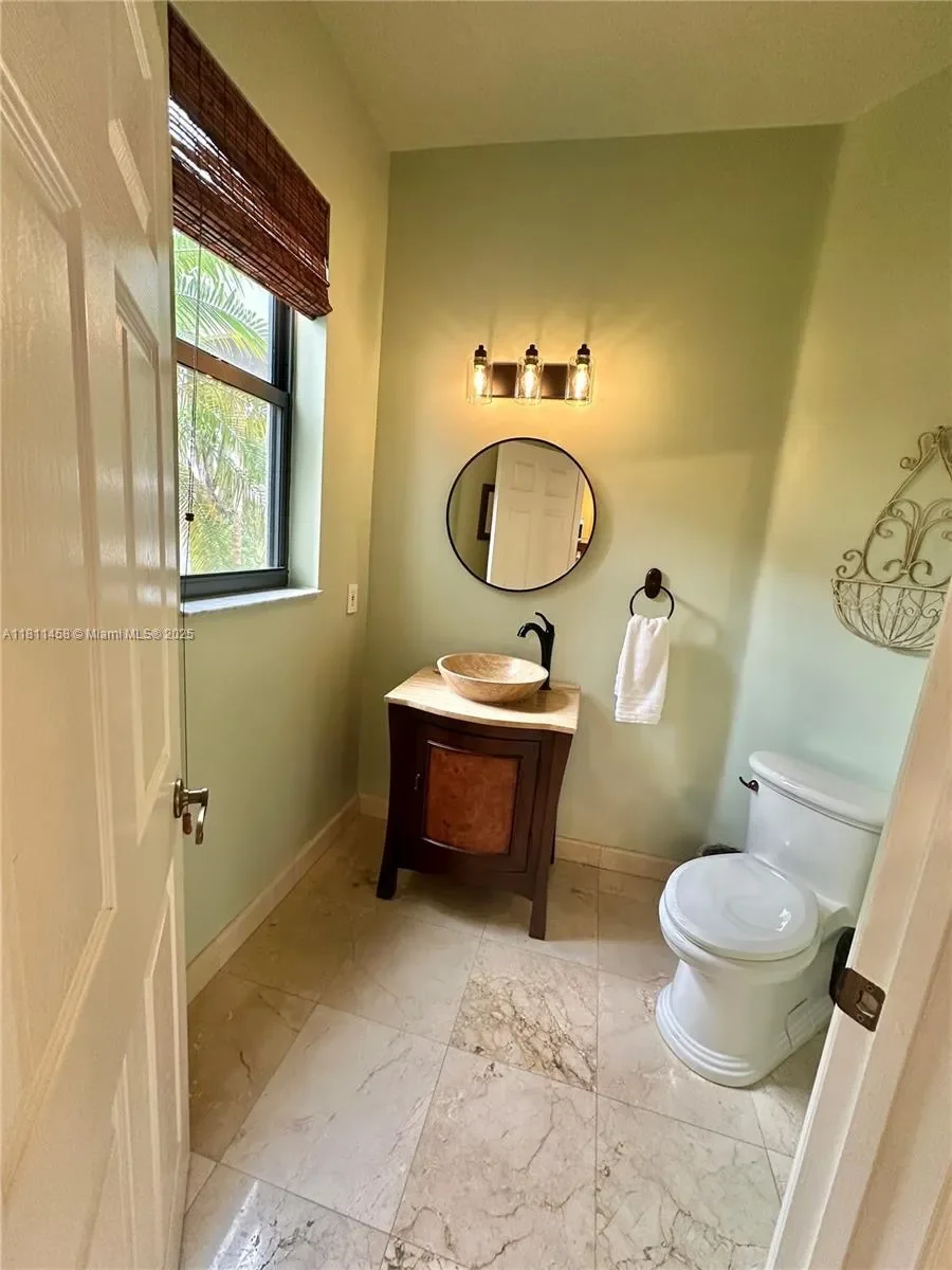 Gallery photo 12