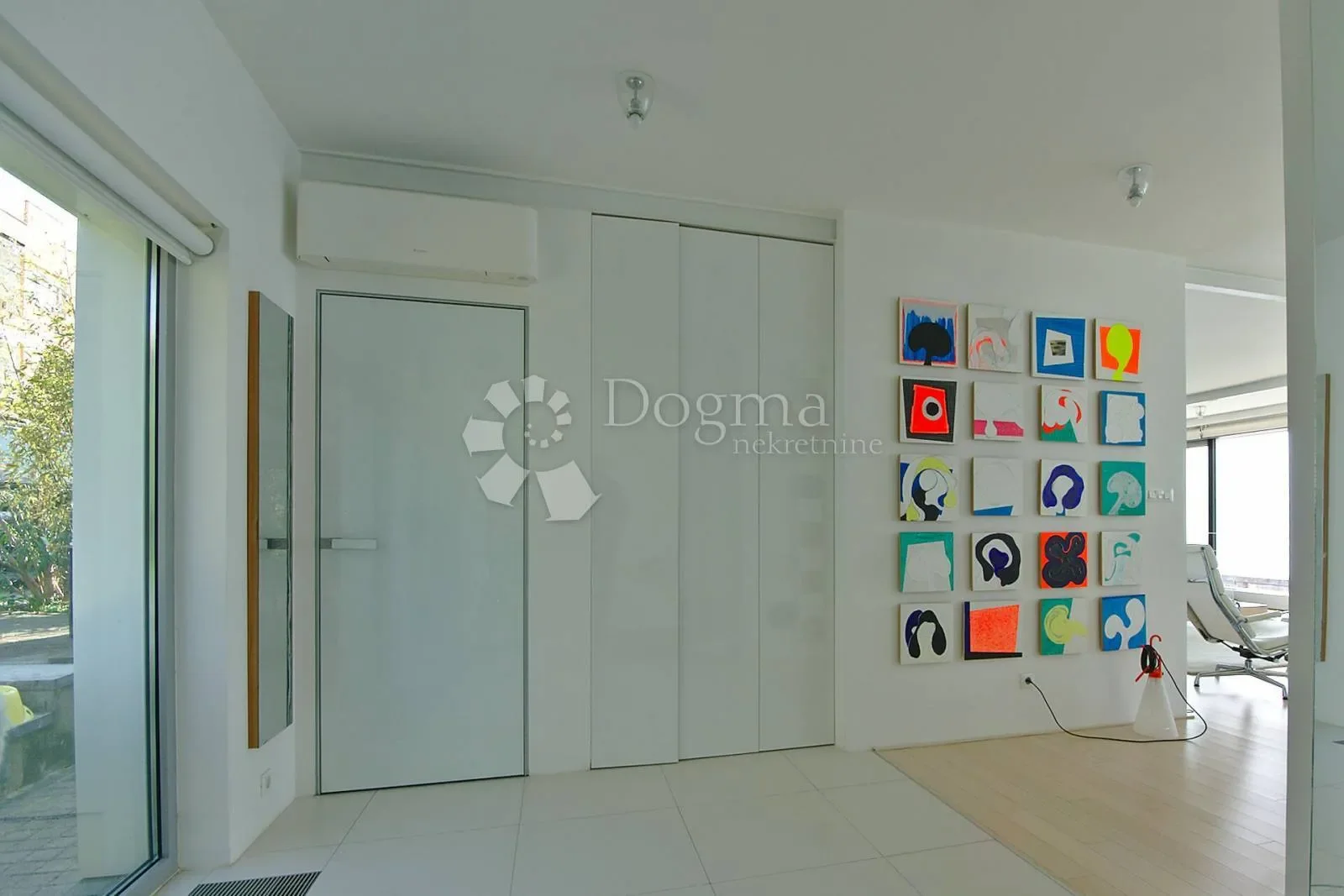 Gallery photo 1