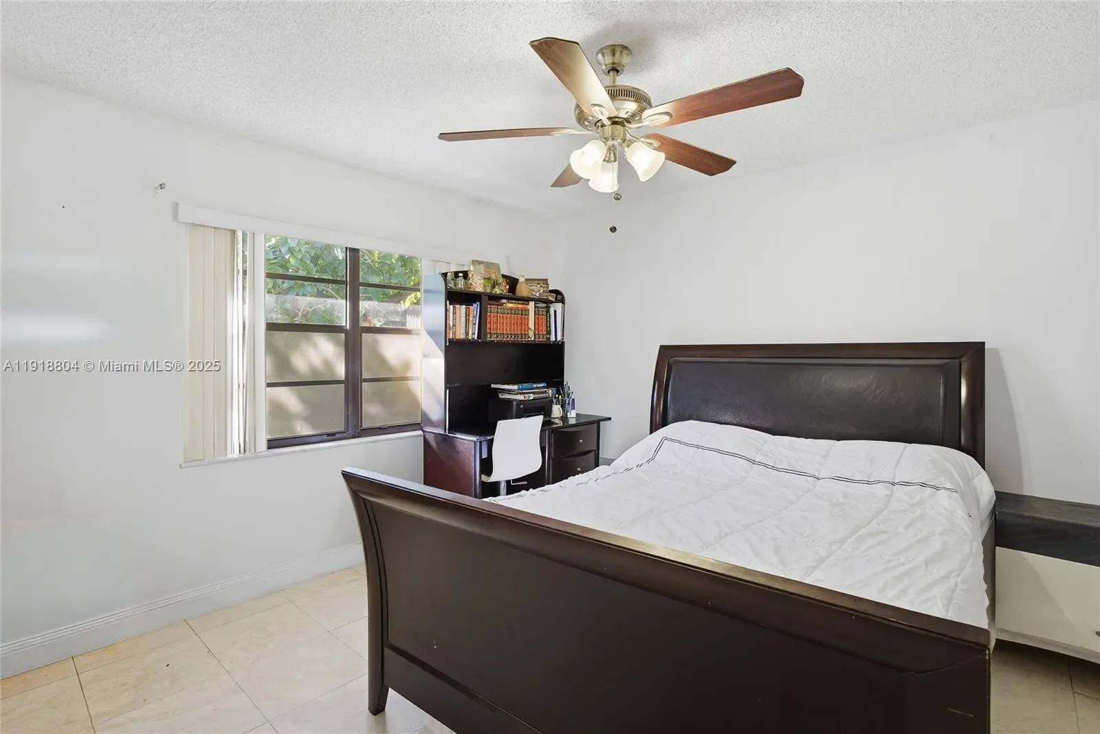 272 191st Ter, Golden Beach, Florida, United States. - Photo 24
