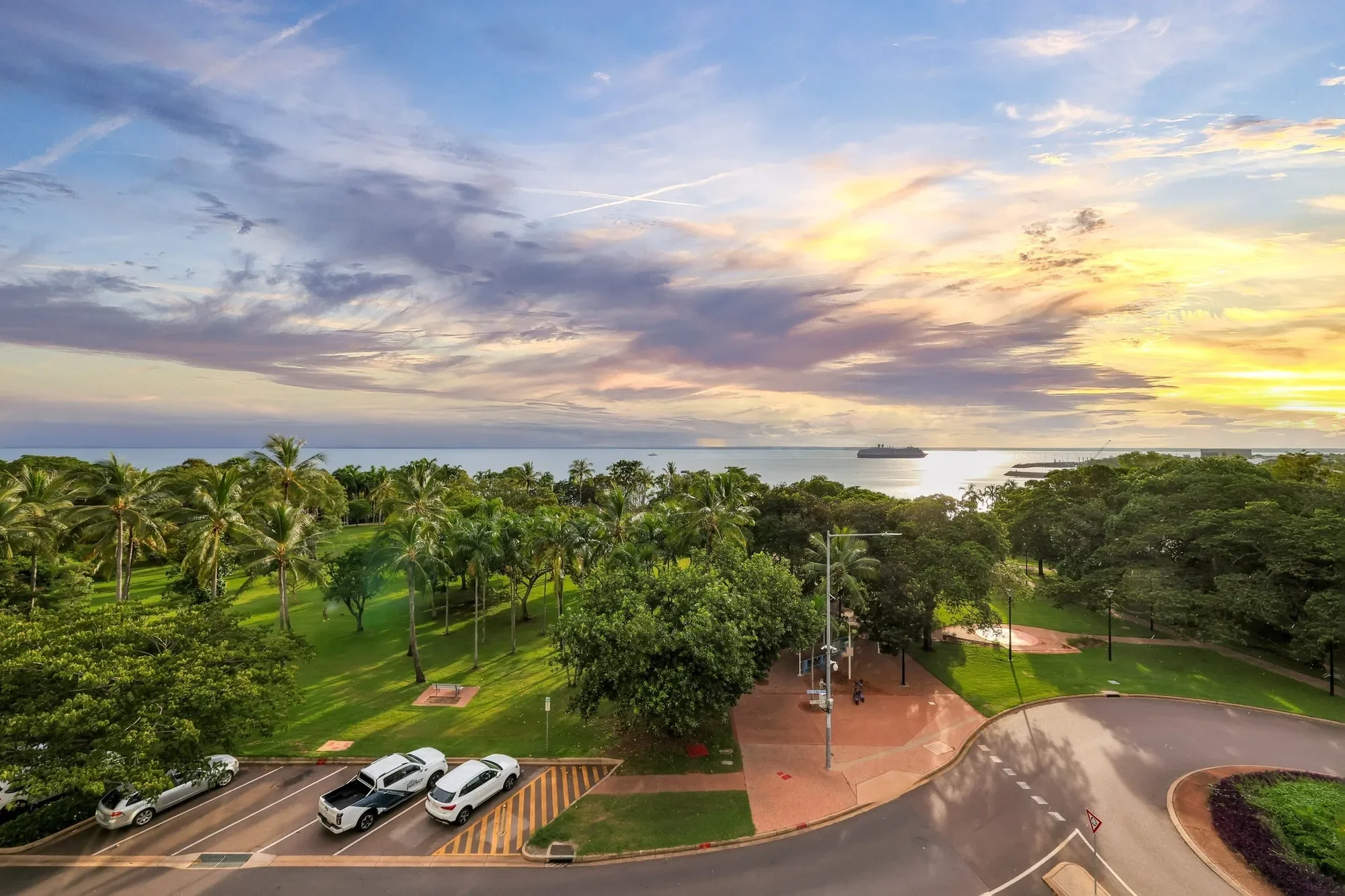 Darwin City, Esplanade, Darwin City, Northern Territory, Australia. - Photo 4