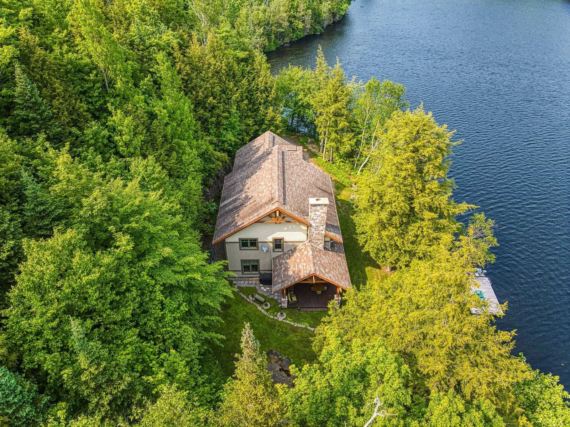 Exterior photo 2