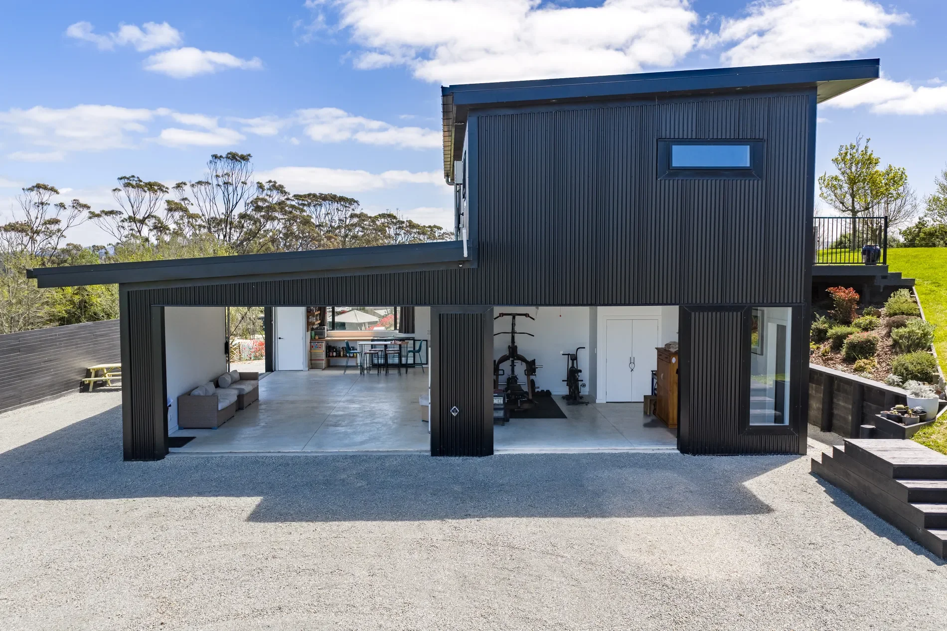 Exterior photo 7