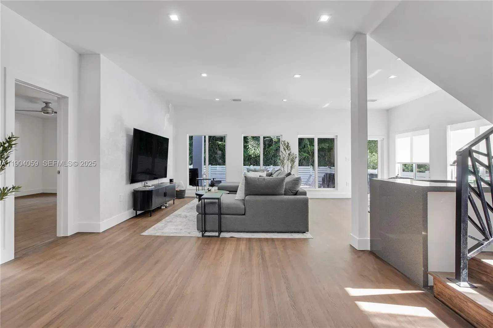 8851 Froude Ave, Bal Harbour, Florida, United States. - Photo 10