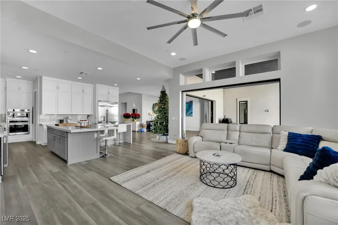 397 Highview Ridge Avenue, Las Vegas, Nevada, United States. - Photo 37