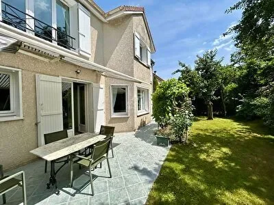 Achères, Île-de-France, France. - Photo 17