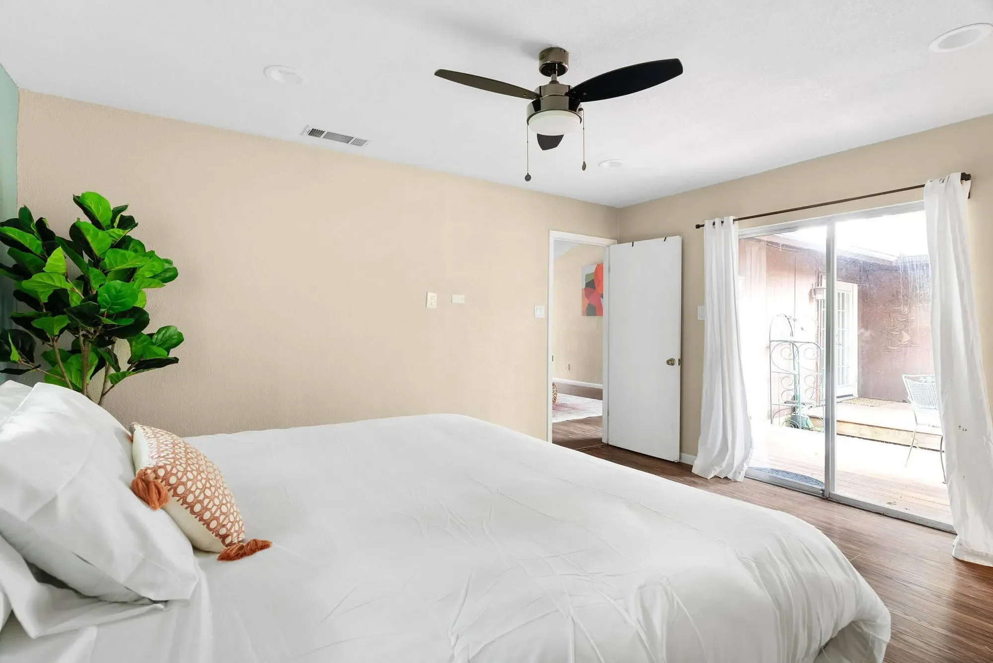 2320 Montclaire ST, Austin, Texas, United States. - Photo 13