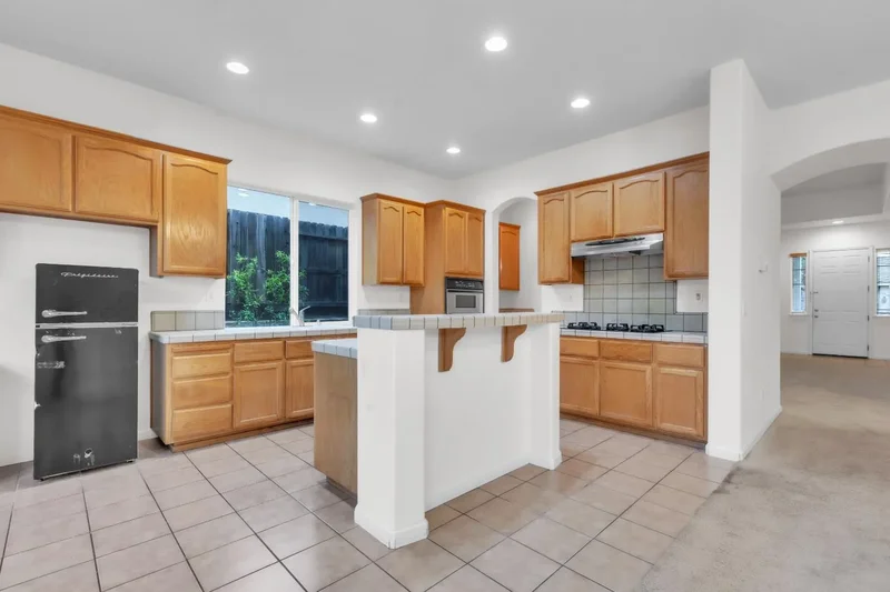 2081 Sebastian Way, Roseville, California, United States. - Photo 12