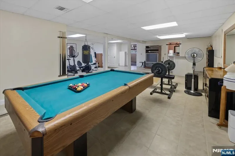 61 Overlook Drive, Woodcliff Lake, NJ 07677, Woodcliff Lake, New Jersey, United States. - Photo 18