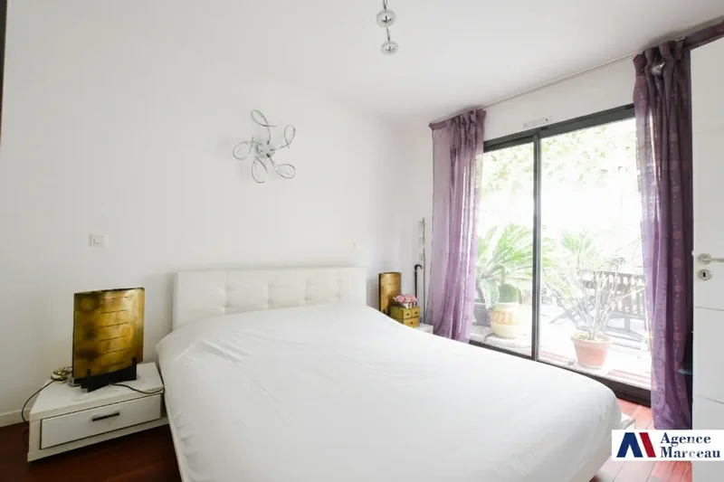 La Garenne-Colombes, Île-de-France, France. - Photo 3
