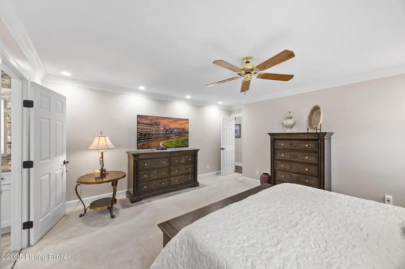 1027 Garden Creek Cir, Louisville, KY 40223, Watterson Park, Kentucky, United States. - Photo 24