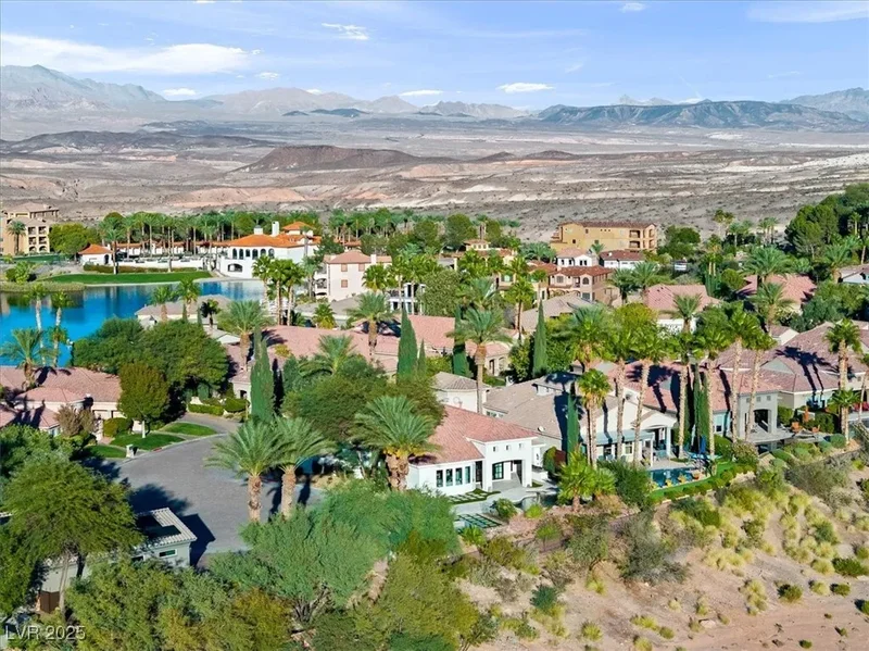 9 Via Paradiso Street, Henderson, NV 89011, Henderson, Nevada, United States. - Photo 17