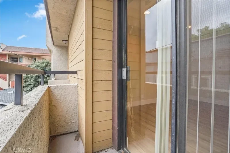 1207 N Columbus Avenue, Glendale, California, United States. - Photo 28
