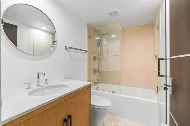 214 El Porto Street, Manhattan Beach, California, United States. - Photo 30
