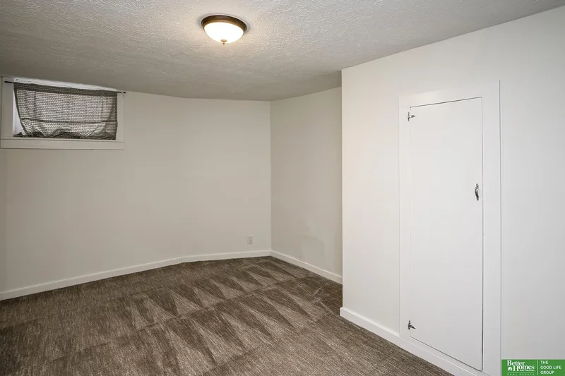 1624 S 32 Avenue, Omaha, NE 68105, Omaha, Nebraska, United States. - Photo 27