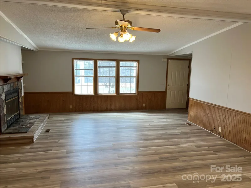 112 and 154 Merri Drive, Hendersonville, NC 28792, Hendersonville, North Carolina, United States. - Photo 28