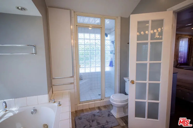 6449 Radford Avenue, Los Angeles, California, United States. - Photo 49