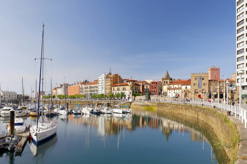 CL SAN MELCHOR DE QUIROS, 16, Distrito Centro, Gijon / Xixon, Spain. - Photo 17