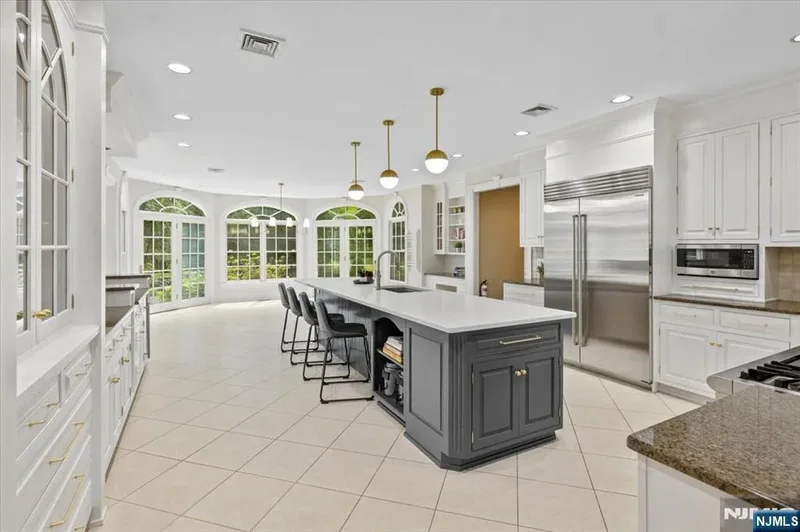 154 E Saddle River Road, Saddle River, NJ 07458, Saddle River, New Jersey, United States. - Photo 35