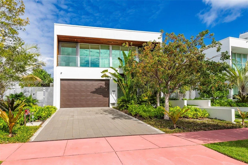 1031 W 48th st, Miami Beach, Florida, United States. - Photo 6