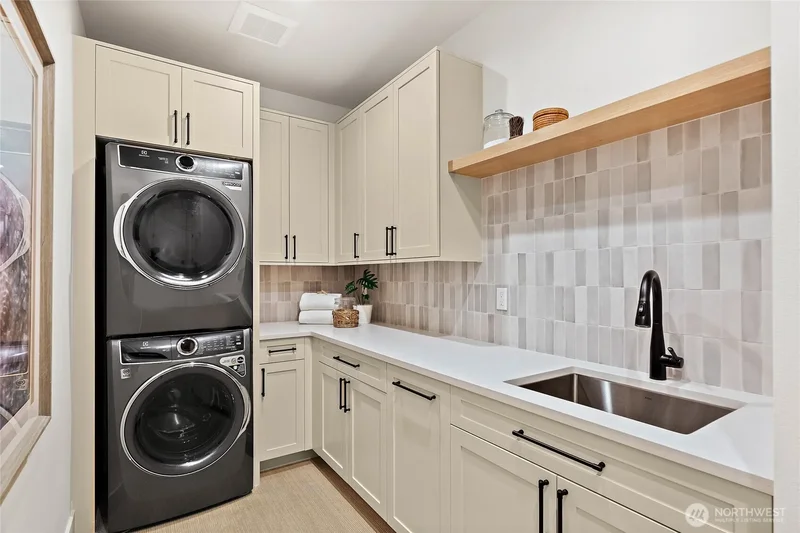 4103 43rd Avenue NE, Seattle, WA 98105, Seattle, Washington, United States. - Photo 14