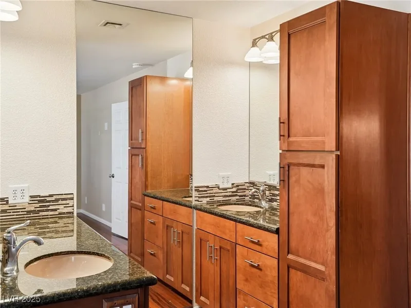 5309 N Chieftain Street, Las Vegas, Nevada, United States. - Photo 32
