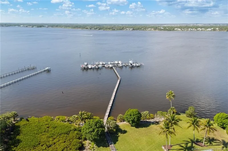 2210 NW 20th Avenue, Stuart, Florida, United States. - Photo 58