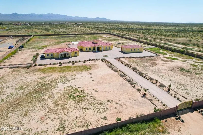 24235 W Pinnacle Vista Drive, Witmann, AZ 85361, Wittmann, Arizona, United States. - Photo 4