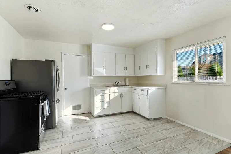 291 E Garden Ave, South Salt Lake, UT 84115, Salt Lake City, Utah, United States. - Photo 2
