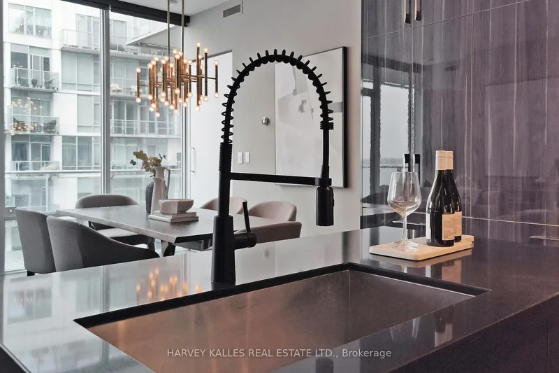 29 Queens Quay, Toronto, ON, M5E 0A4, CANADA, Toronto, Ontario, Canada. - Photo 19