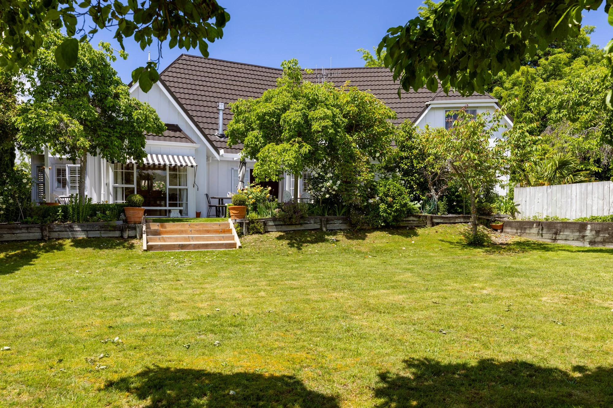 Exterior photo 7
