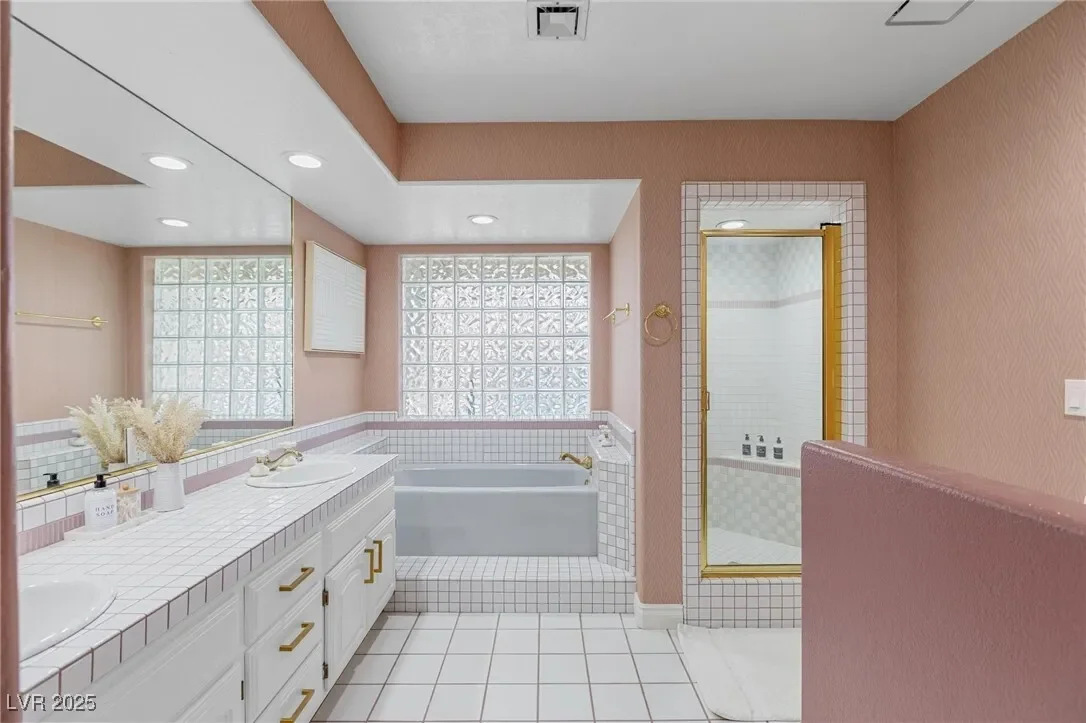 7471 Darby Avenue, Las Vegas, Nevada, United States. - Photo 9