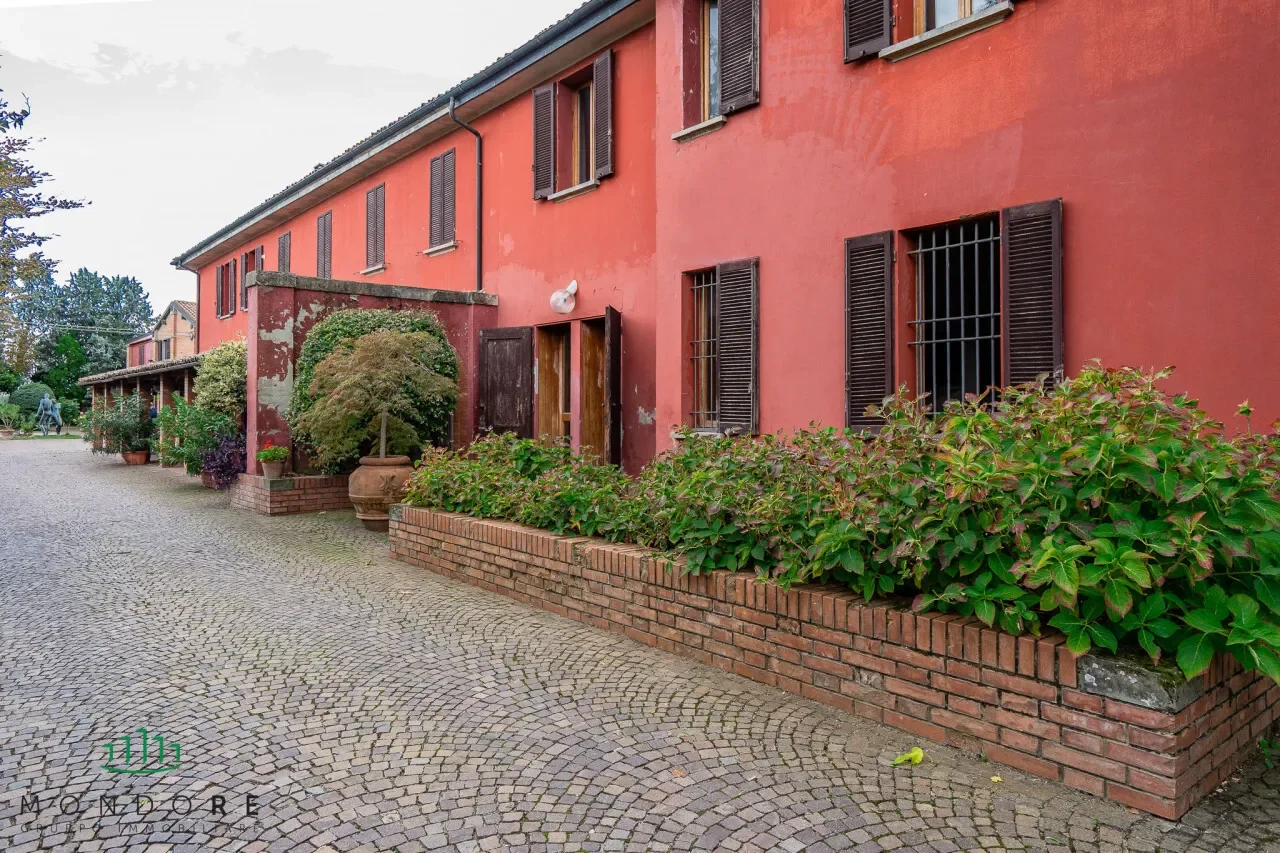 via Stradelli Guelfi, Poggio, Emilia-Romagna, Italy. - Photo 34