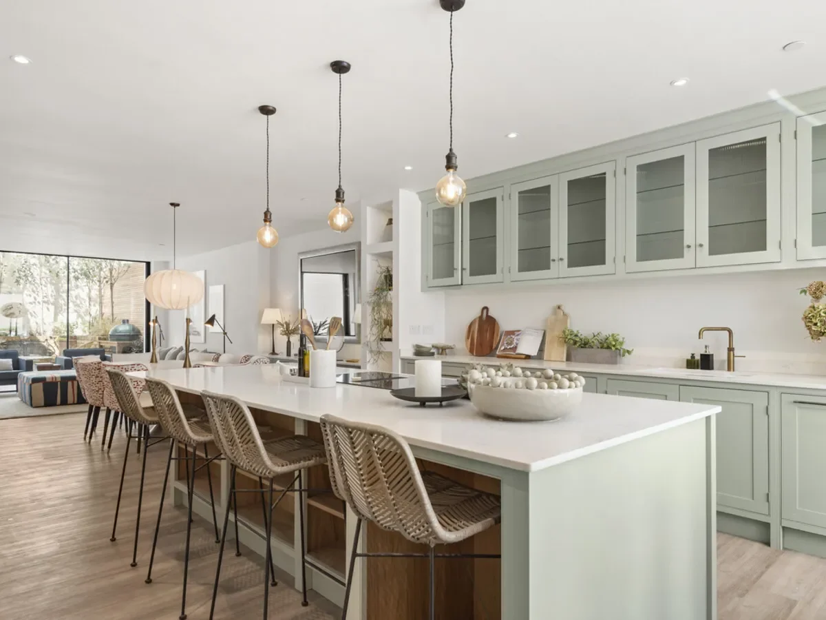 Lakeside Road, London, W14, London, England, United Kingdom. - Photo 1