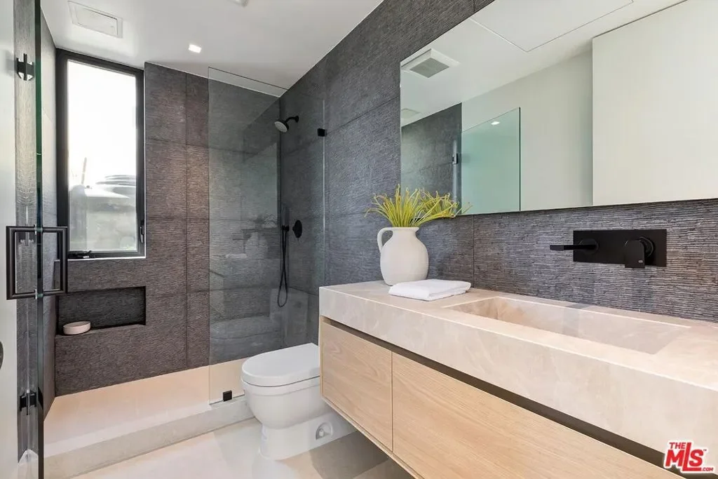 2831 Malcolm Avenue, Los Angeles, California, United States. - Photo 41