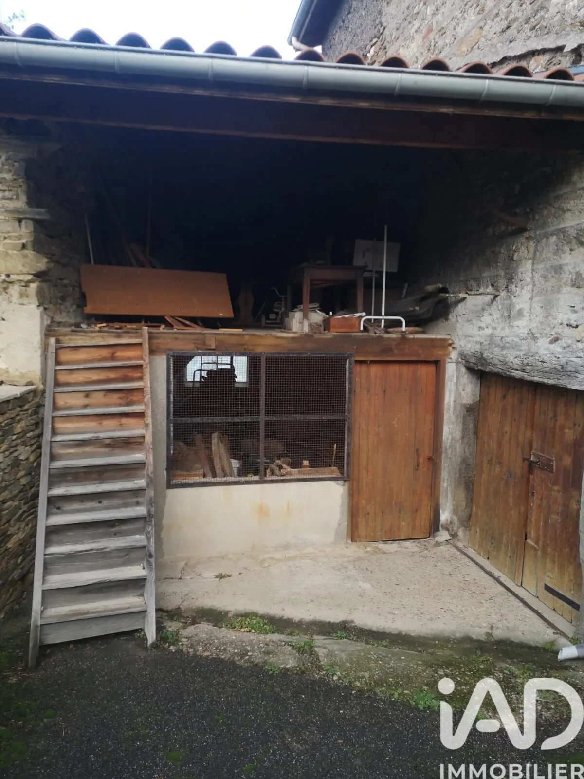 Exterior photo 9