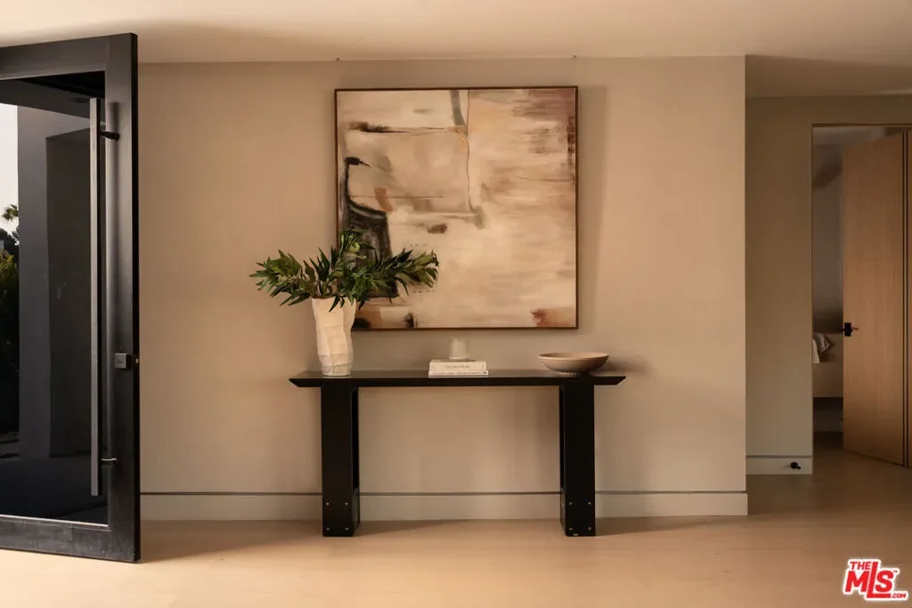 2608 Zorada Drive, Los Angeles, California, United States. - Photo 11