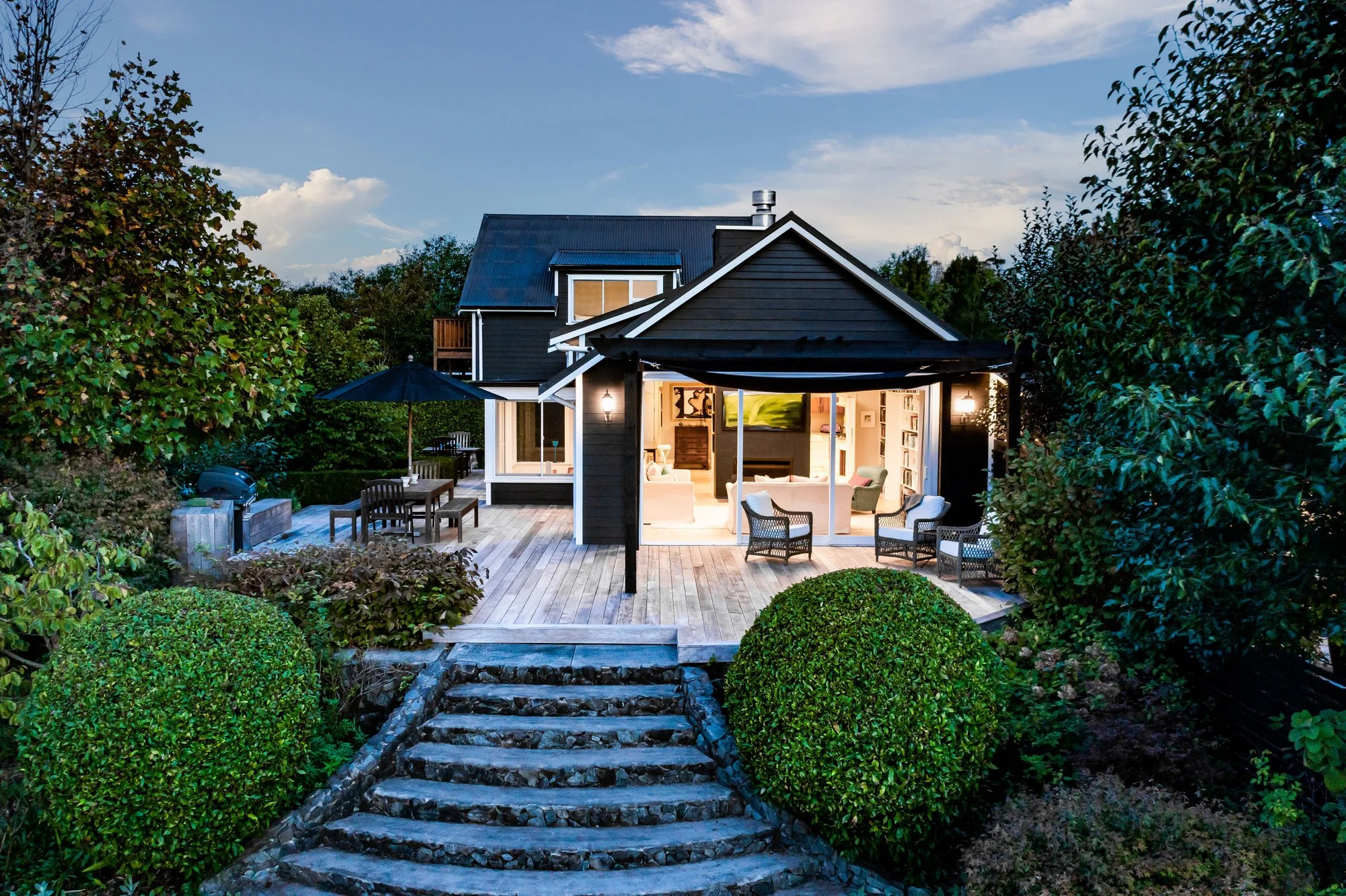 Exterior photo 9