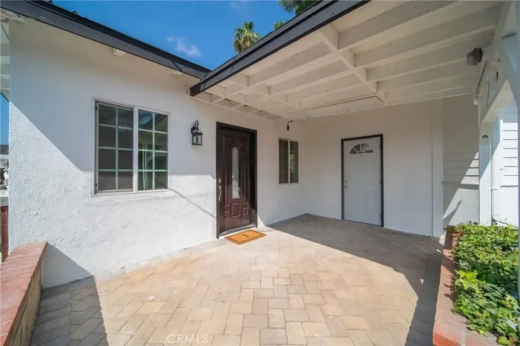 2035 Las Colinas Avenue, Los Angeles, California, United States. - Photo 3