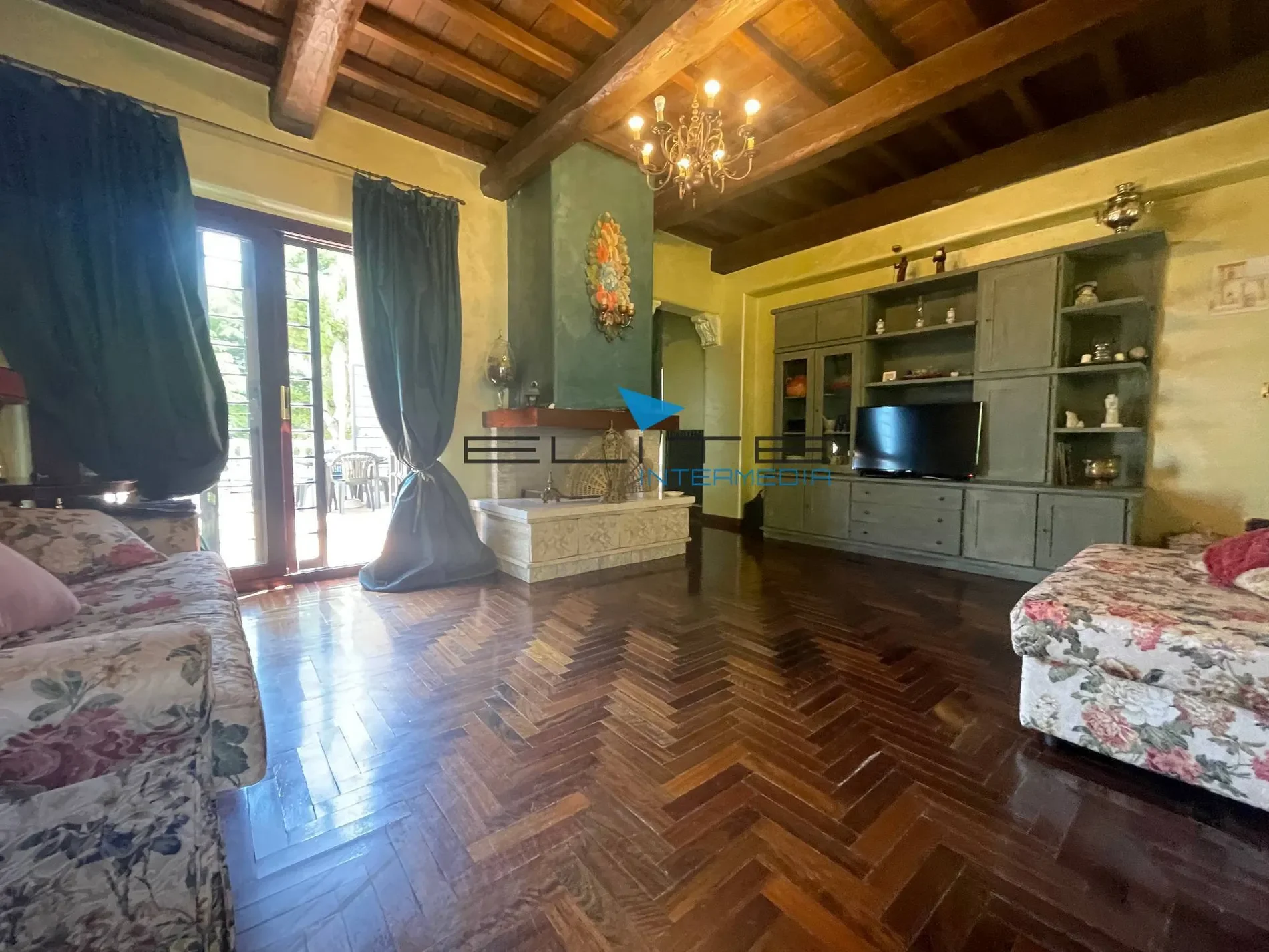 Gallery photo 1