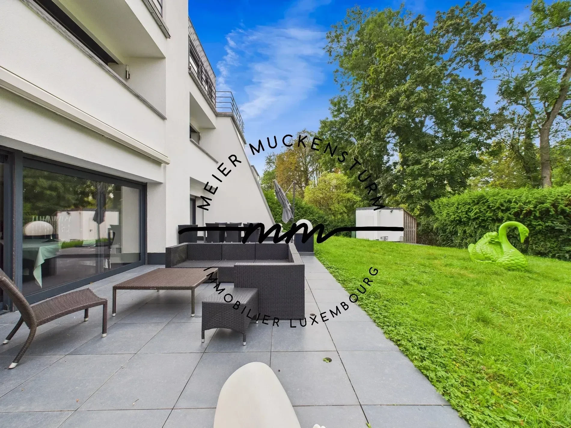 Exterior photo 7
