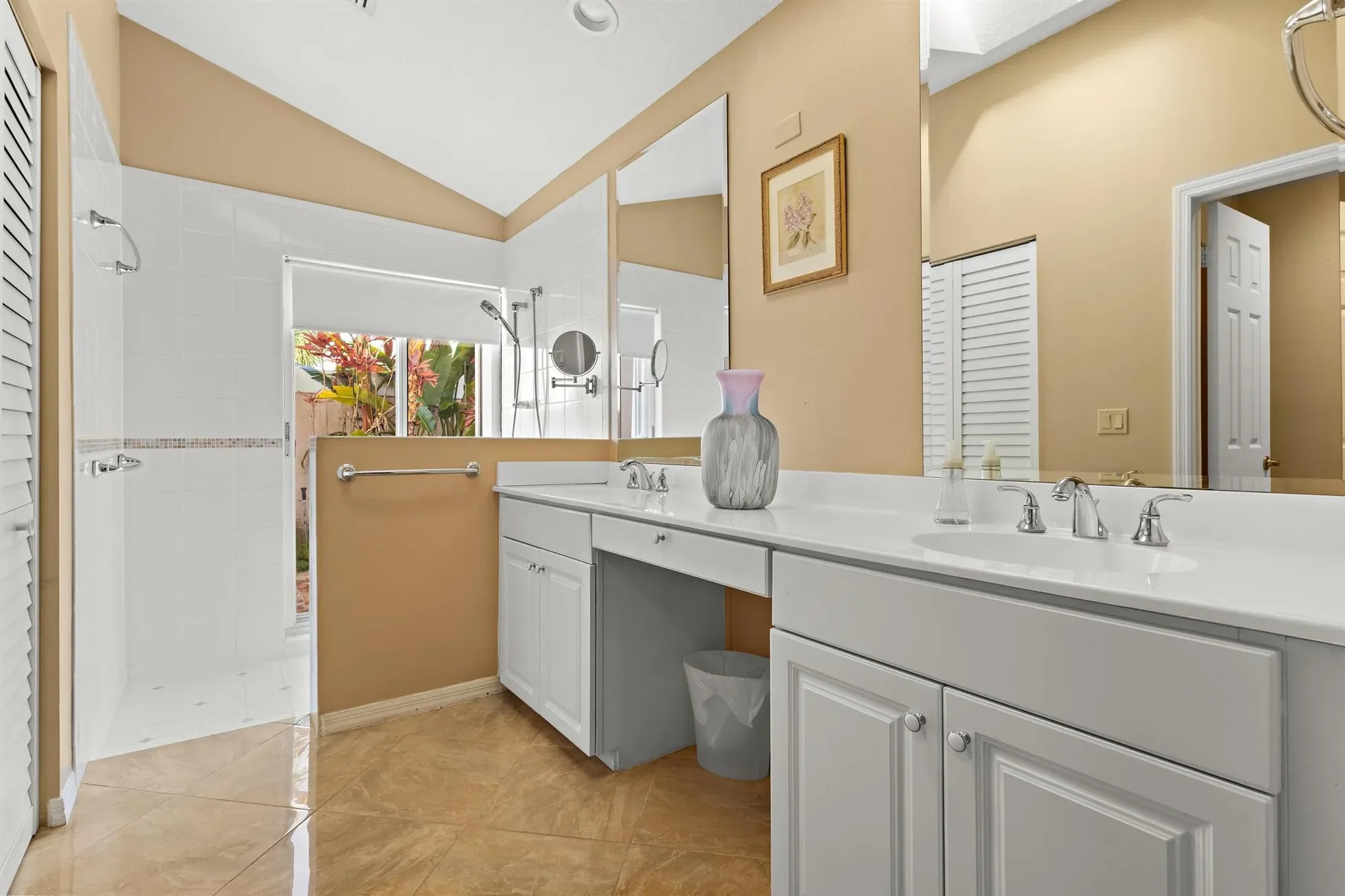Gallery photo 3