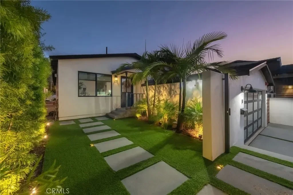 966 Rosecrans Avenue, Manhattan Beach, California, United States. - Photo 26