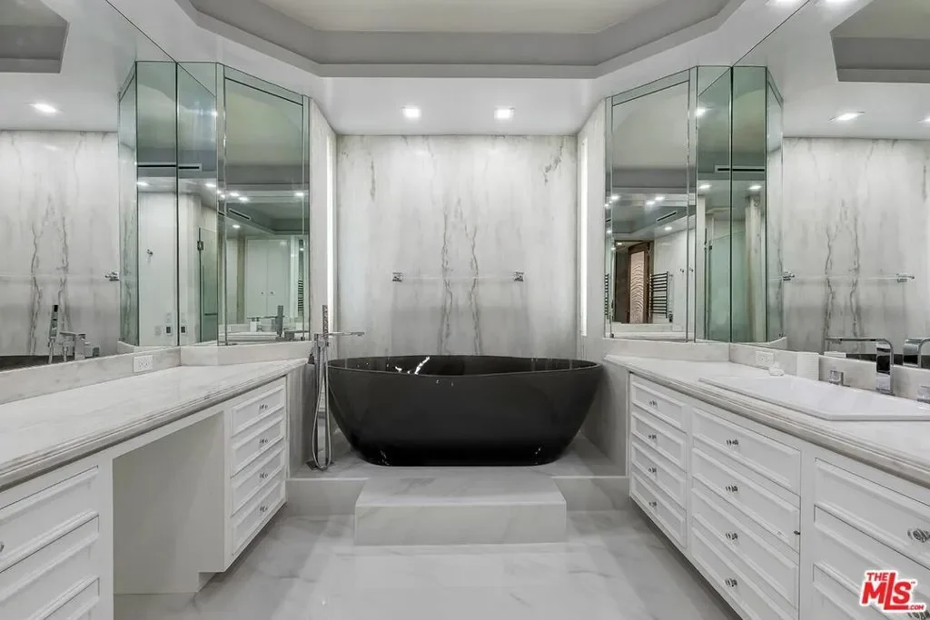 211 S Spalding Drive 603S, Beverly Hills, California, United States. - Photo 15