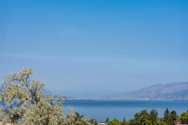 745 Westminster Avenue E, Penticton, British Columbia, Canada. - Photo 9